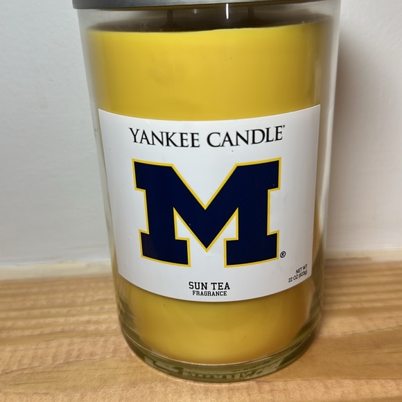 University of Michigan Yankee Candle - Picture 4 of 5